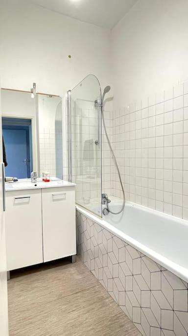 Le Manoir Mermoz : Appartement T2 Tout Equipe Rennes Esterno foto
